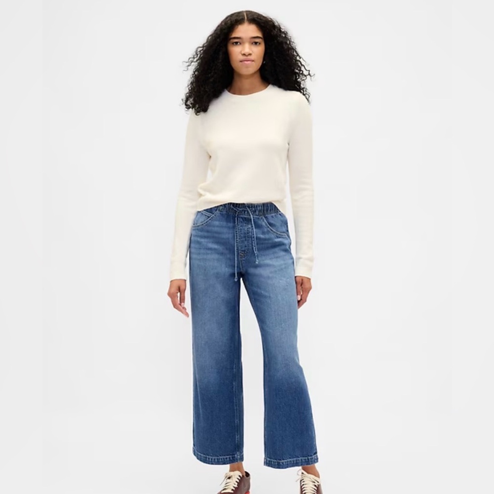 Gap Low Slung UltraSoft Relaxed Crop Jeans - Picture 7 of 10